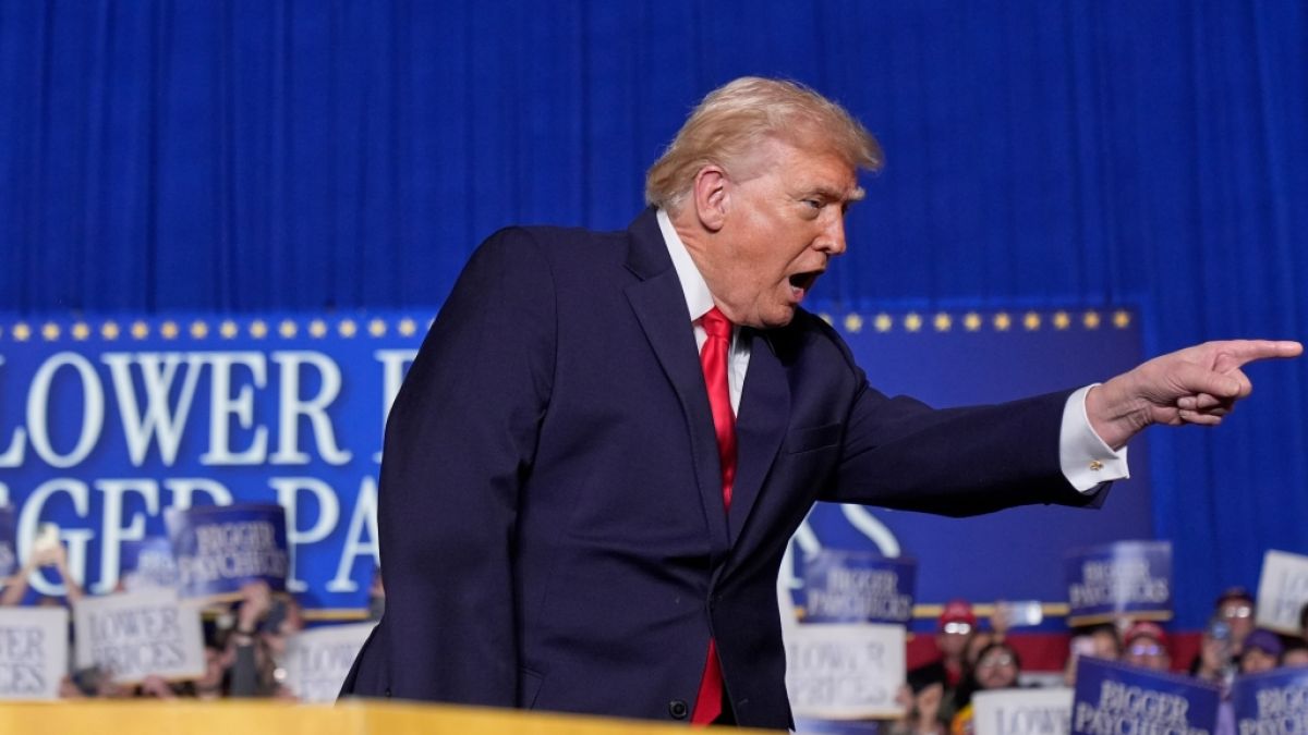 Donald Trump beschimpfte bei einem Auftritt in Iowa Protestierende als "bezahlte Agitatoren". (Foto)