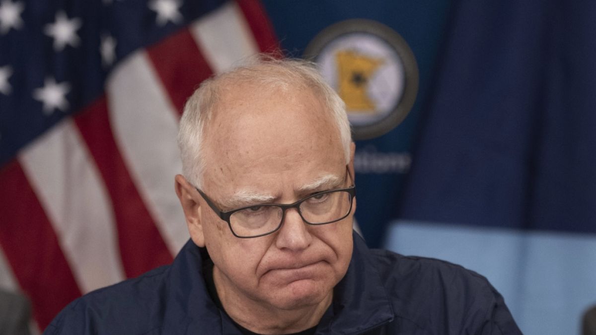 Tim Walz, Gouverneur von Minnesota, packte &uuml;ber sein dubioses Telefonat mit Donald Trump aus. (Foto)