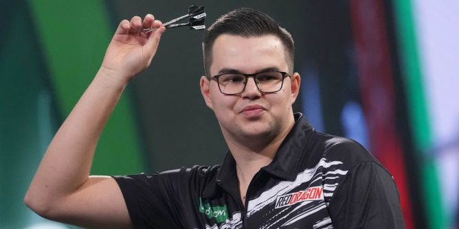 Darts-Star Gian van Veen privat