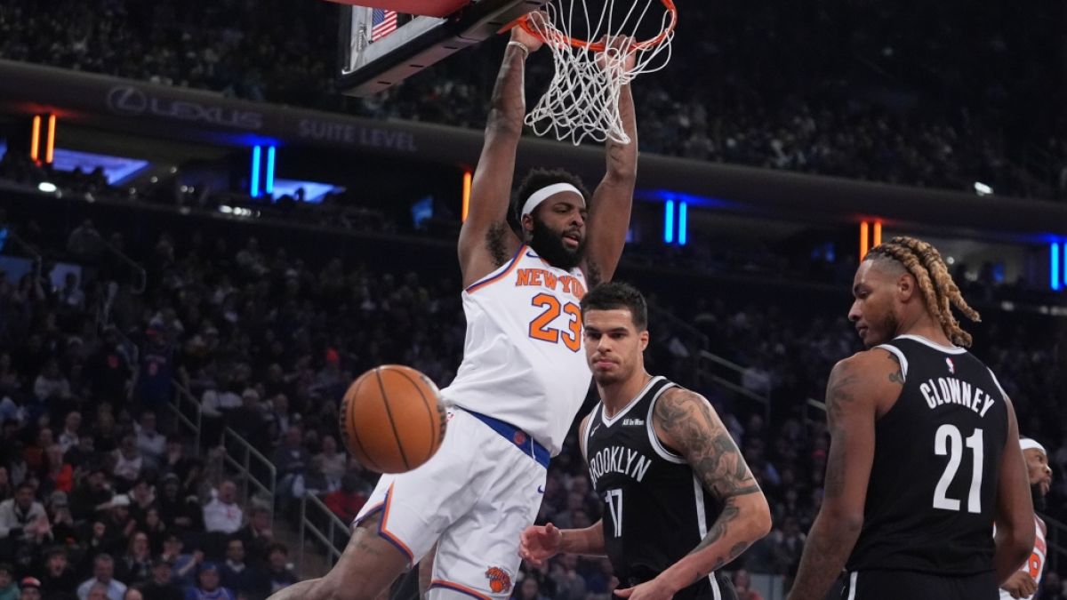 Mitchell Robinson von den New York Knicks erzielt einen Korb gegen die Brooklyn Nets, am 21.01.2026. (Symbolbild) (Foto)
