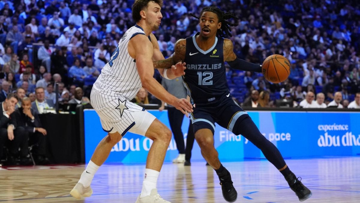 Franz Wagner von den Orlando Magic greift zu dem Ball gegen Ja Morant von den Memhis Grizzlies, am 18.01.2026. (Symbolbild) (Foto)