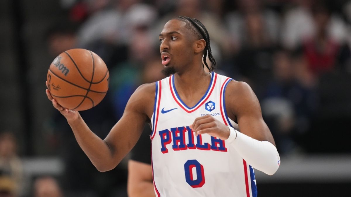Tyrese Maxey von den Philadelphia 76ers h&auml;lt den Ball, am 02.02.2026. (Symbolbild) (Foto)