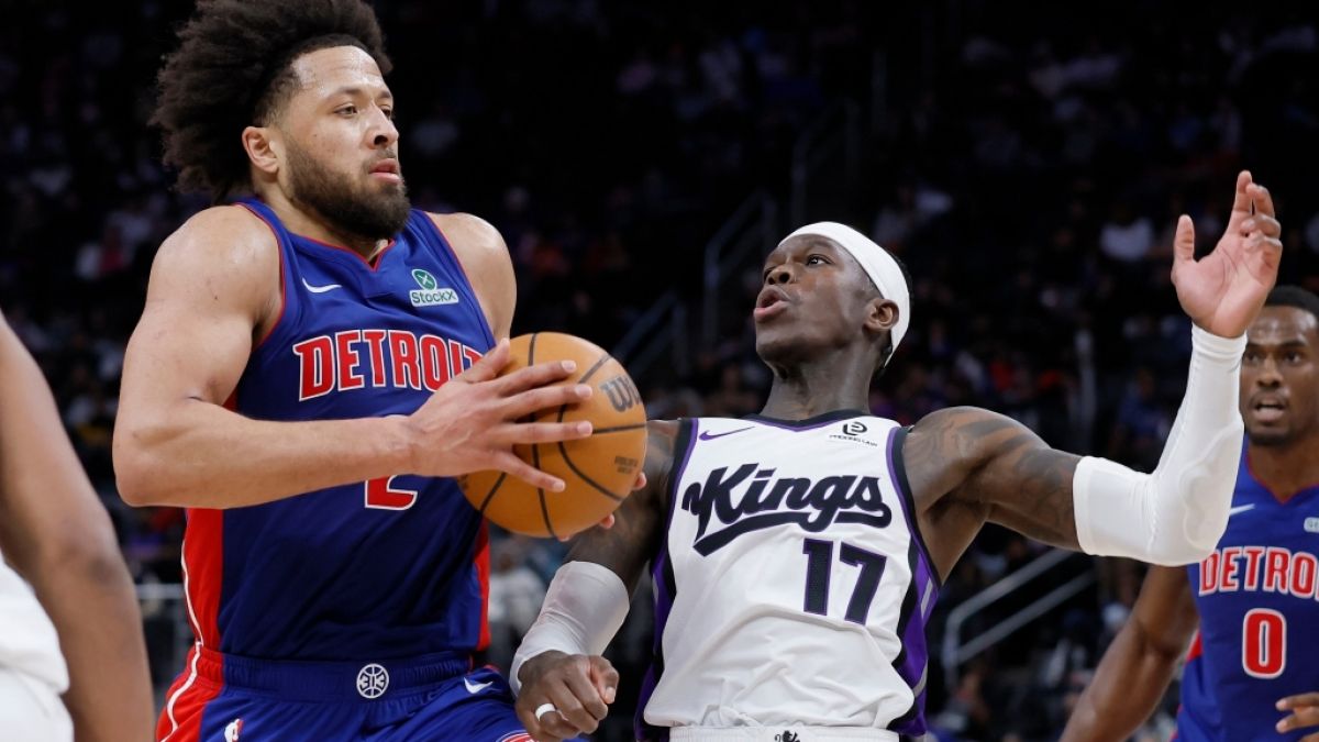 Cade Cunningham von den Detroit Pistons springt vorbei an Dennis Schr&ouml;der von den Sacramento Kings, am 25.01.2026. (Symbolbild) (Foto)