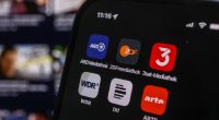 Wer seit längerem den Rundfunkbeitrag zahlt, ohne es zu müssen, kann sich das Geld im Nachhinein zurückholen.