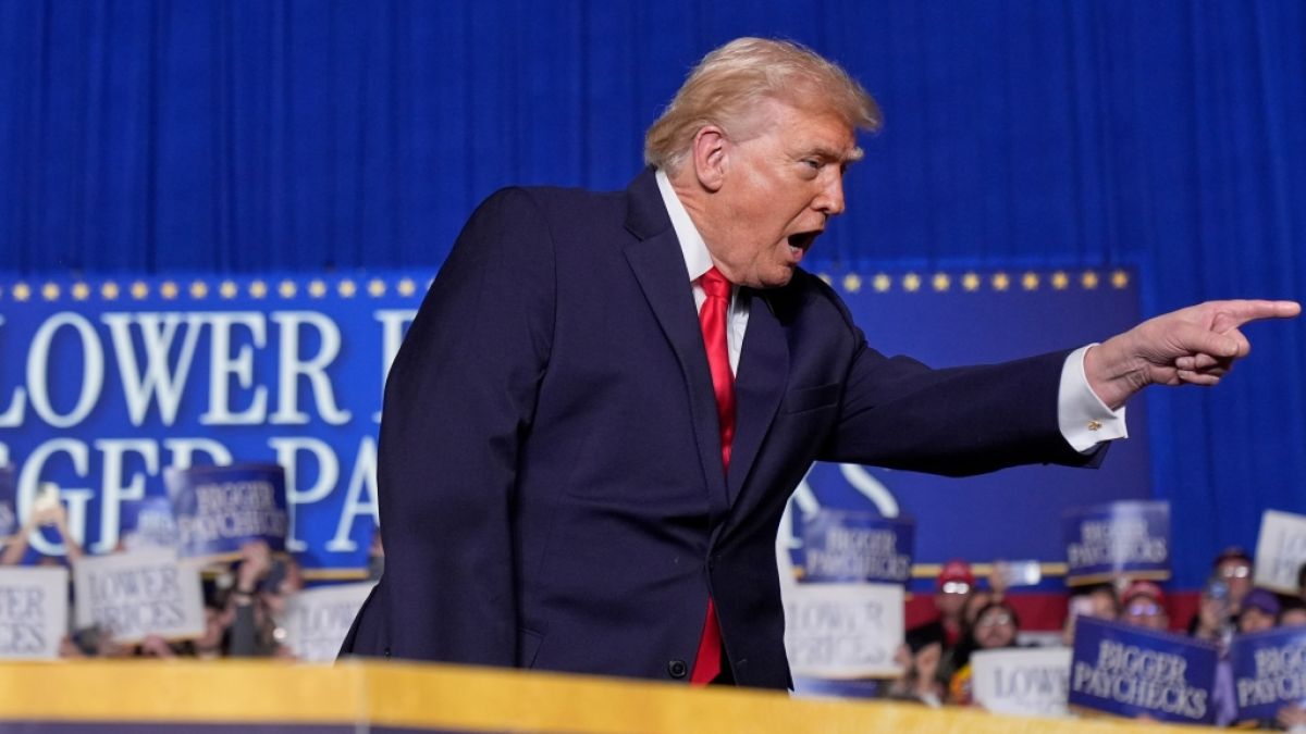 Bei &ouml;ffentlichen Auftritten erweckt Donald Trump immer h&auml;ufiger den Eindruck, nicht mehr Herr seiner Sinne zu sein - f&uuml;r Mediziner wie Dr. John Gartner ein alarmierender Vorbote des endg&uuml;ltigen Verfalls. (Foto)