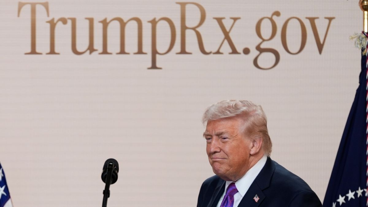 Donald Trump stellt seine neue Plattform "TrumpRx" vor. Dabei scheint sich der US-Pr&auml;sident offenbar verrechnet zu haben. (Foto)