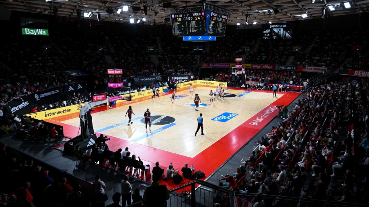 Blick auf das Spielfeld im BMW Park. Hier wird gerade ein BBL-Spiel zwischen dem FC Bayern M&uuml;nchen und den W&uuml;rzburg Baskets ausgetragen. (Archivbild) (Foto)