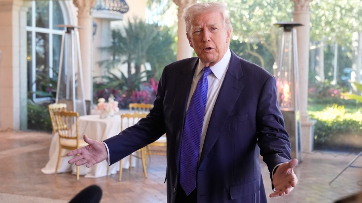 Umringt von Reportern f&uuml;hlt sich Donald Trump am wohlsten - diese Gier nach Aufmerksamkeit k&ouml;nnte dem US-Pr&auml;sidenten jedoch das Genick brechen. (Foto)