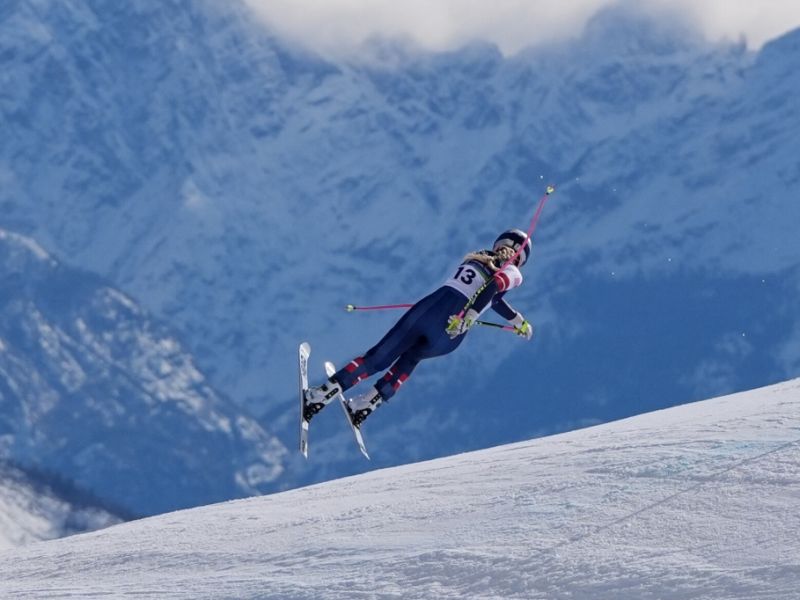 Lindsey Vonn: US-Ski-Ikone stürzt bei Olympia-Abfahrt - Trainer gibt Update