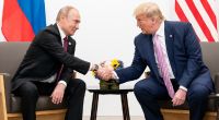 Wladimir Putin und Donald Trump feilen offenbar an einem Abkommen, das sagenhafte 12 Trillionen US-Dollar wert sein soll.