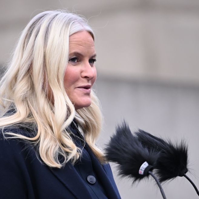 Prinzessin entschuldigt sich öffentlich für Freundschaft mit Epstein