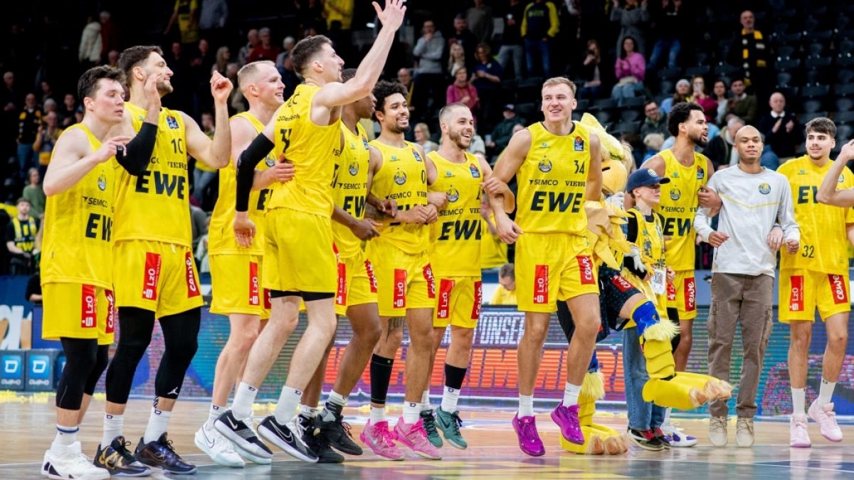 Die EWE Baskets Oldenburg jubeln nach einem Sieg (Archivbild). (Foto)