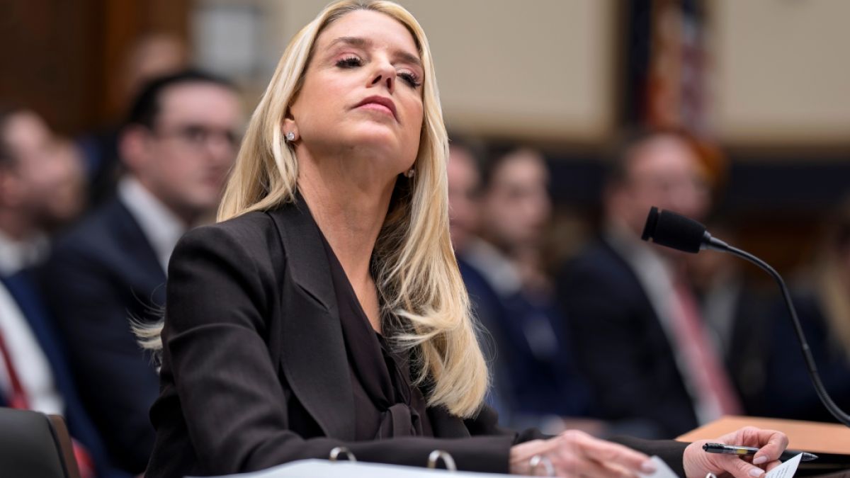 US-Justizministerin Pam Bondi bekam im Kongressausschuss wegen der Epstein-Akten reichlich Gegenwind. (Foto)