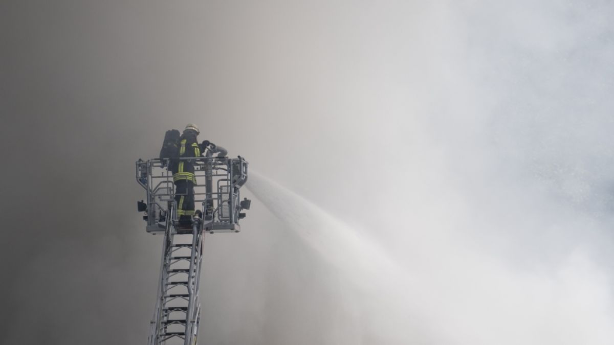 &Uuml;ber das mobile Warnsystem wurde vor Brandgasen gewarnt (Symbolbild). (Foto)