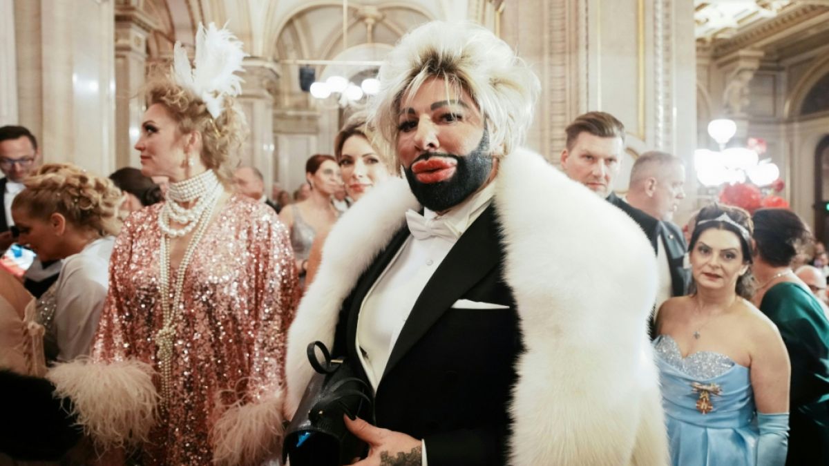 Einfach immer ein Hingucker: Modedesigner Harald Gl&ouml;&ouml;ckler. (Foto)