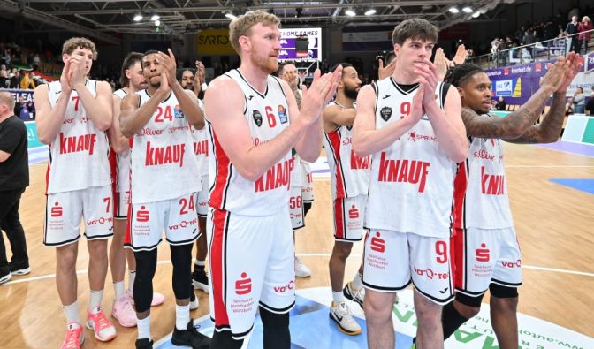 Die Würzburg Baskets danken ihren Fans für die Unterstützung (Archivbild).