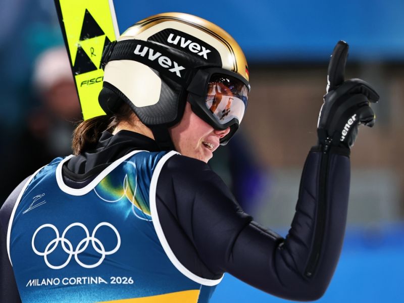 Skispringerin Agnes Reisch: Olympia-Star spricht offen über ihre Periodenschmerzen