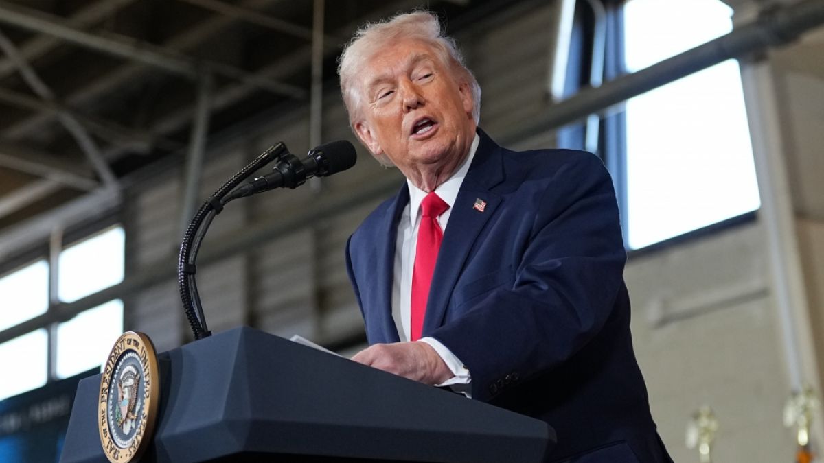 Donald Trump preist Ehefrau Melania als echten "Filmstar" an. Im Netz kommen seine Worte eher weniger gut an. (Foto)