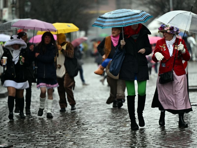 Wetter aktuell im Februar 2026: Schmuddelwetter-Mix am Rosenmontag - wann klopft endlich der Frühling an?