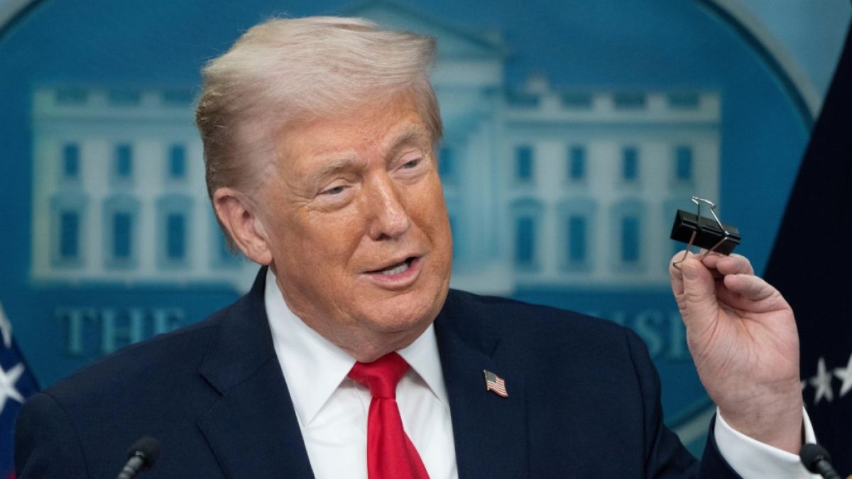 Donald Trumps Regierung hat sich mit einem verst&ouml;renden Romantik-Post zum Valentinstag voll in die Nesseln gesetzt. (Foto)