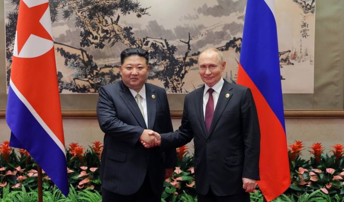 Video zeigt Blamage für Putins Armee im Ukraine-Krieg Nordkoreanisches Artilleriesystem zerstört