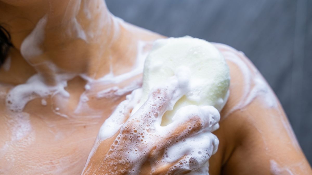 Welches Duschgel wir an welcher Stelle verwenden, hat Einfluss darauf, wie trocken oder irritiert unsere Haut ist. (Foto)