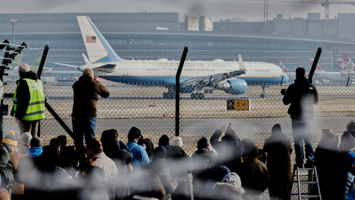 Der Regierungsflieger Air Force One - das typische Hellblau war eine Idee von John F. Kennedy. (Foto)