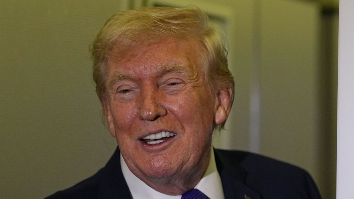 Donald Trump schw&auml;rmt von einem Golfspiel, bei dem er gar nicht mitgemacht hat. (Foto)