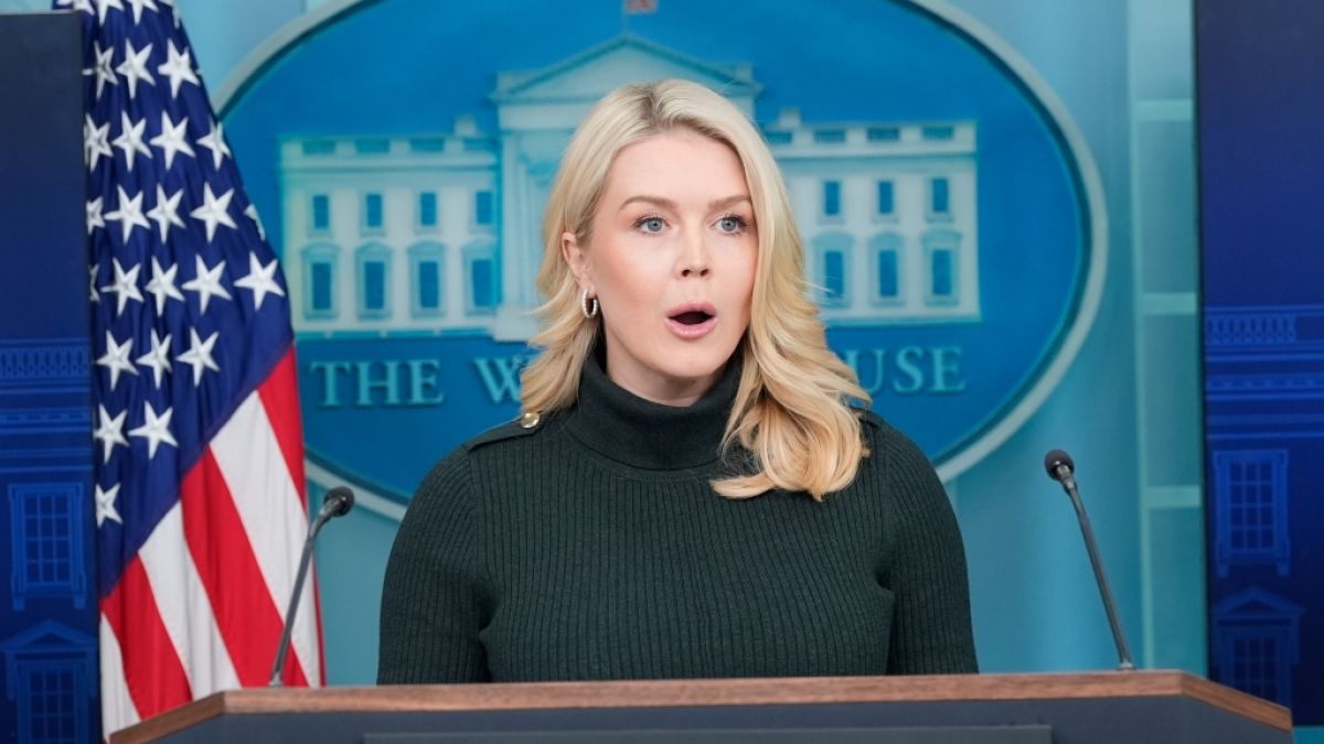 Pressesprecherin Karoline Leavitt verr&auml;t Donald Trump nach dem rassistischen Video &uuml;ber die Obamas. (Foto)