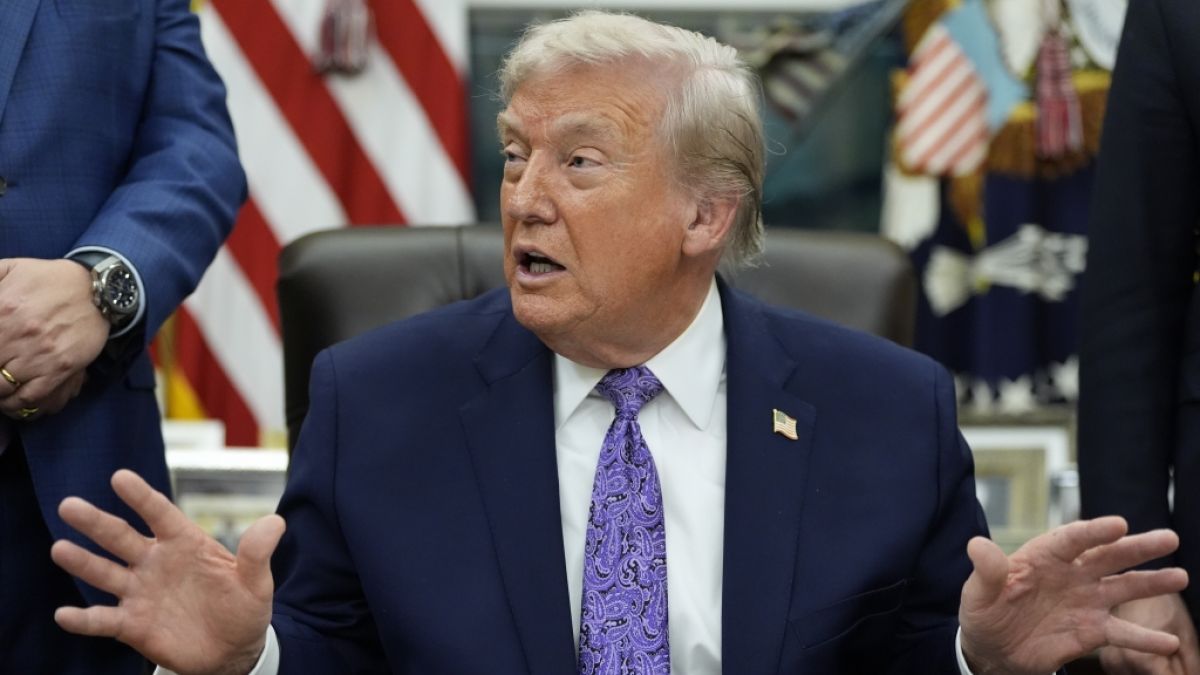 Donald Trump:&nbsp;US-Pr&auml;sident lieb&auml;ugelt mit h&ouml;chster Tapferkeitsauszeichnung (Foto)