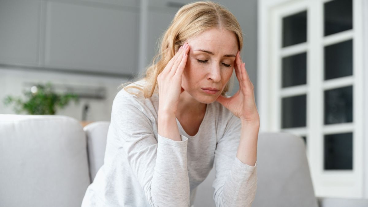 Kopfschmerzen und Schwindel k&ouml;nnen tats&auml;chlich durch einen Wetterumschwung ausgel&ouml;st werden. (Foto)
