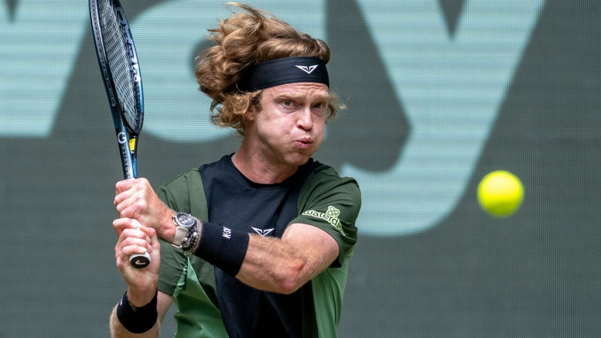 Andrey Rublev schl&auml;gt den Ball, am 16.09.2025. (Symbolbild) (Foto)
