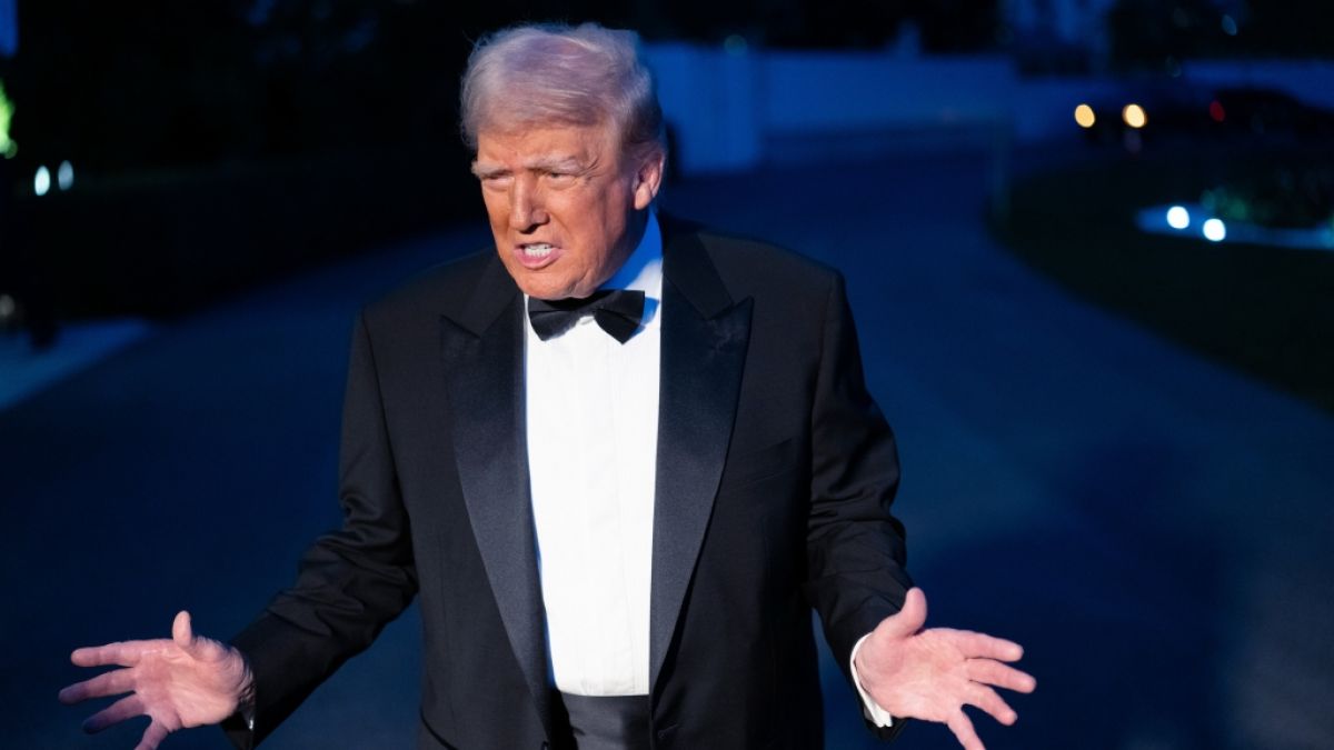 Donald Trump au&szlig;er Rand und Band: Nach dem Olympia-Sieg der US-Eishockey-Mannschaft eskalierte "The Don" mithilfe von KI komplett. (Foto)