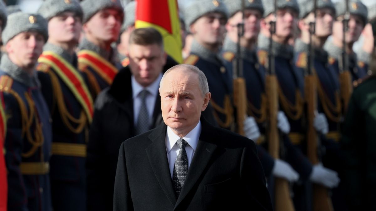 L&auml;sst Wladimir Putin wie der sowjetische Diktator Josef Stalin Menschen ermorden, um seine Macht zu erhalten? (Foto)