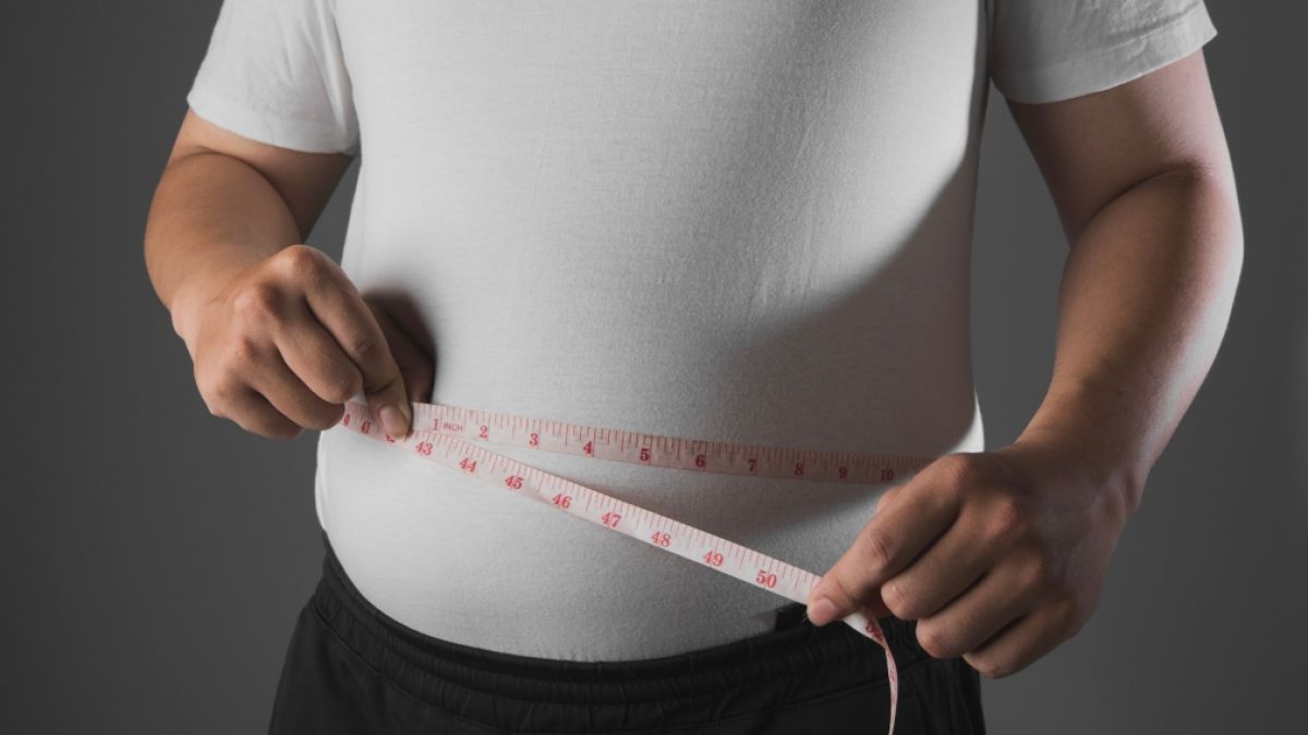 Bauchfett kann ein Gesundheitsrisiko darstellen - mit Ern&auml;hrung und Sport l&auml;sst es sich aber wegtrainieren. (Foto)