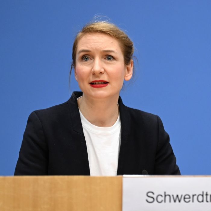 So lebt die Co-Vorsitzende der Linken heute abseits der Politik