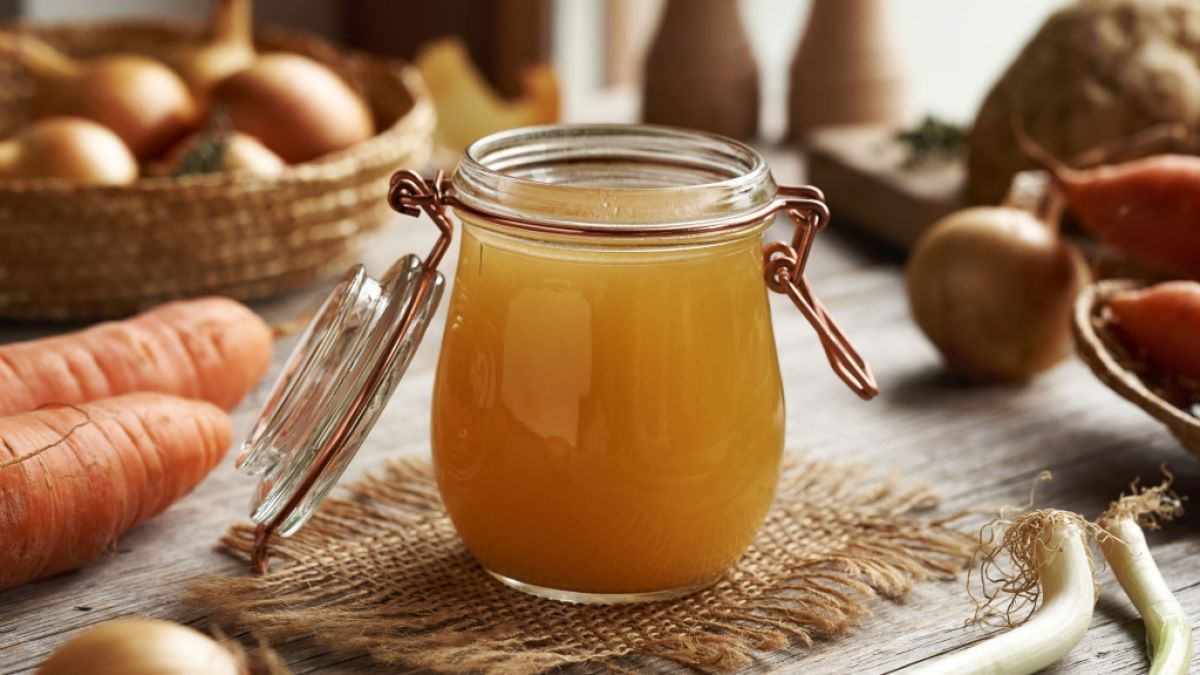 In der Br&uuml;he k&ouml;nnten sich Glassplitter befinden, warnt der Hersteller. (Foto)