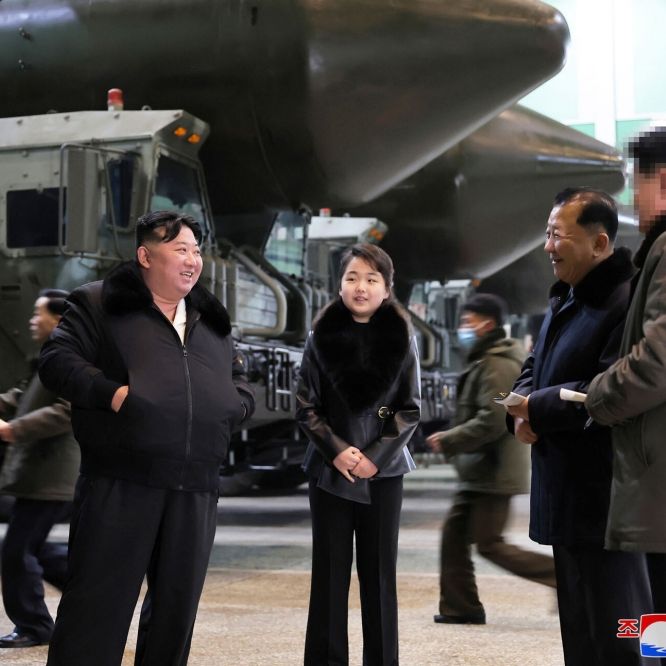 Nordkorea-Diktator ernennt Tochter (13) zur Raketen-Chefin