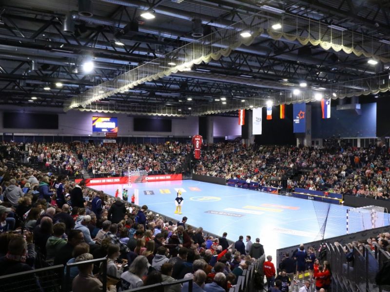 Handball-Europapokal-Spiel: Fan stirbt in der Halle - tragischer Vorfall überschattet Flensburg-Sieg
