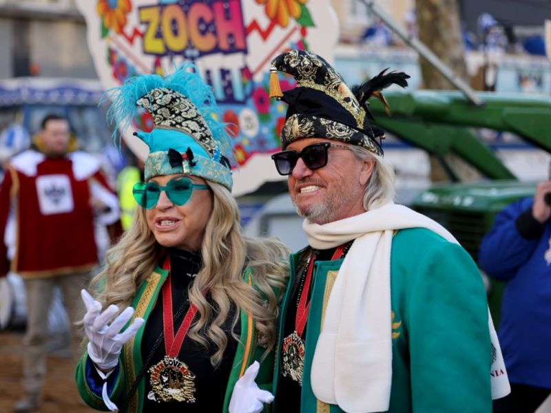 Carmen Geiss: "Sieht aus wie 20" - TV-Millionärin sorgt im Bikini für erstaunte Gesichter