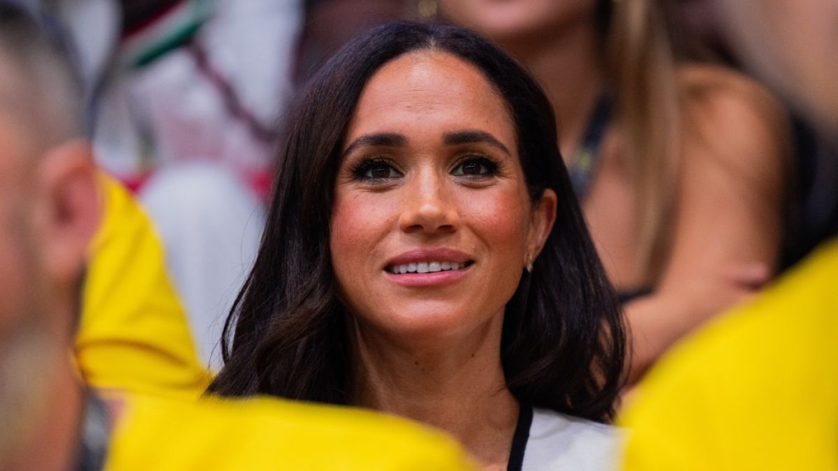 Meghan Markle kassiert Spott f&uuml;r ihr Outfit bei einem Fl&uuml;chtlingslager-Besuch. (Foto)