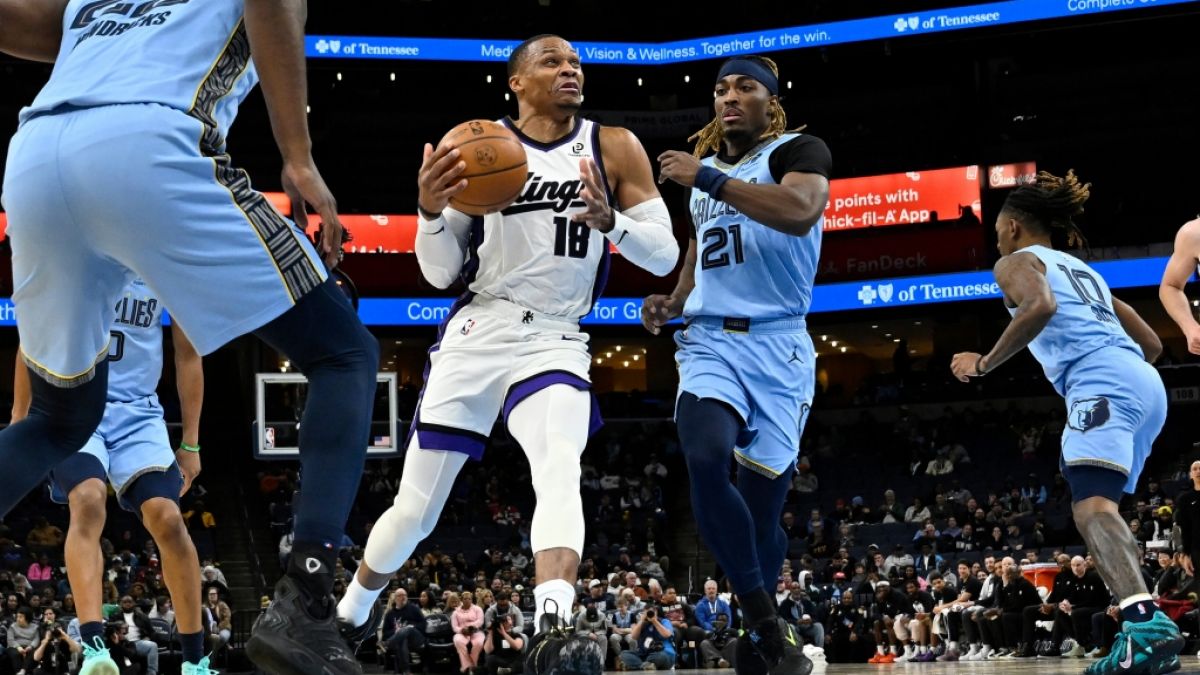 Russell Westbrook von den Sacramento Kings zieht zum Korb gegen Jahmai Mashack von den Memphis Grizzlies, am 23.02.2026. (Symbolbild) (Foto)