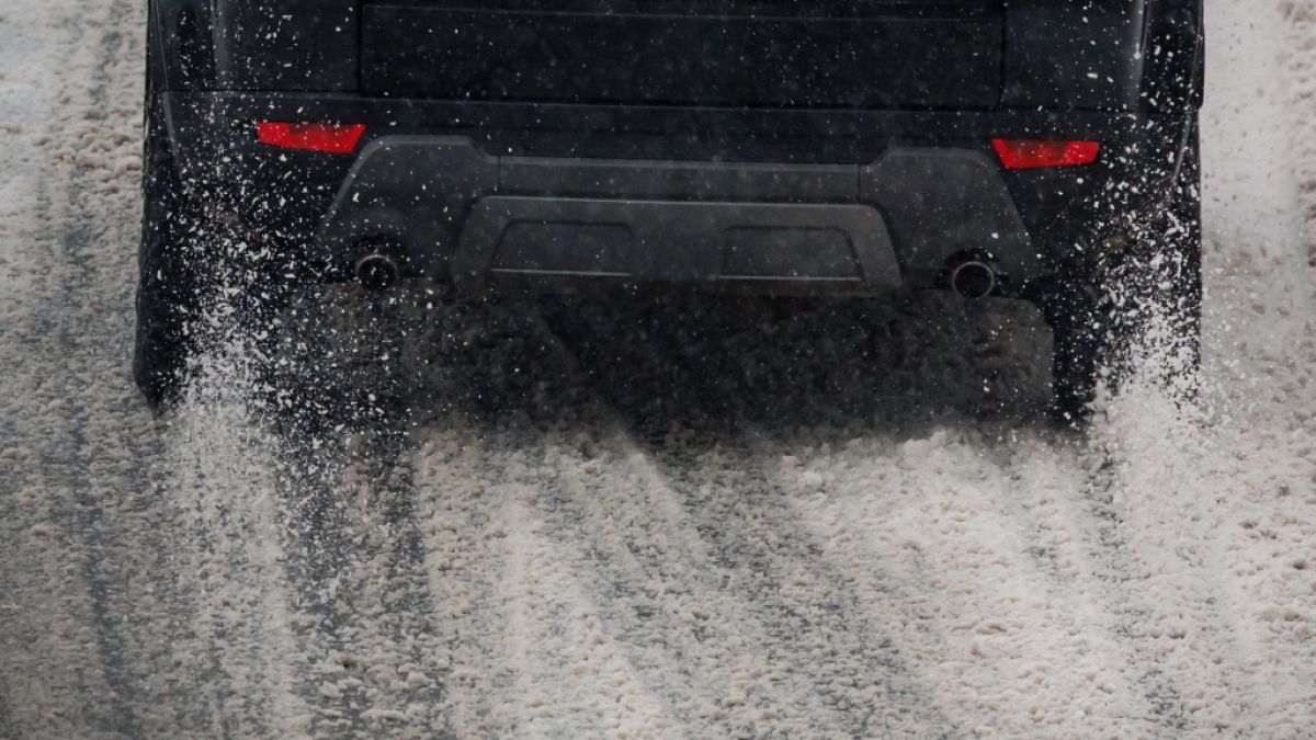 Der DWD warnt vor m&ouml;glicher Gl&auml;tte (Symbolbild). (Foto)