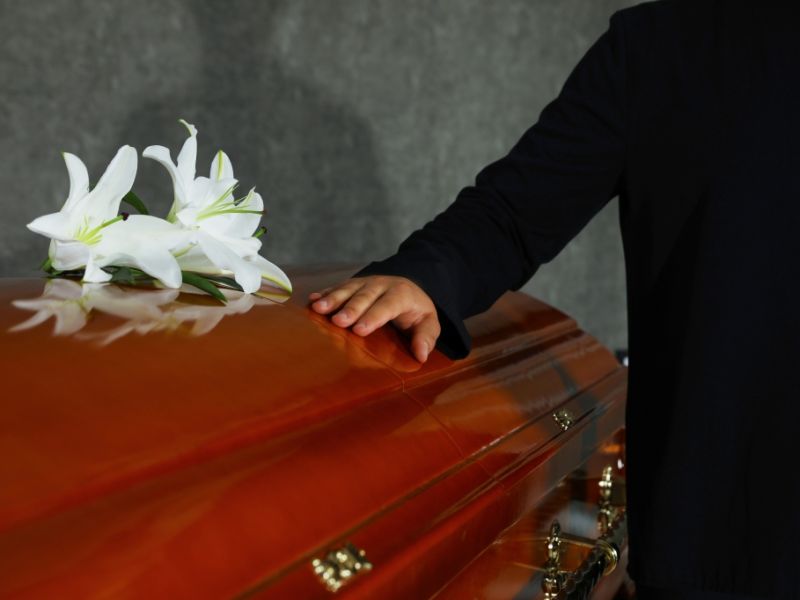 Finnian Garbutt sterbenskrank: TV-Star (28) steht an der Schwelle des Todes