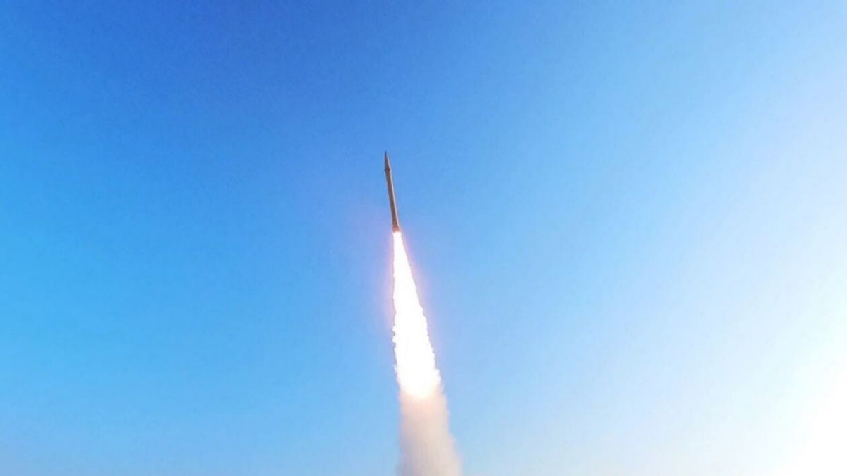 Die Aufnahmen zeigen&nbsp;einen Start von Raketen- und Drohneneinheiten w&auml;hrend einer Milit&auml;r&uuml;bung des Irans. (Foto)