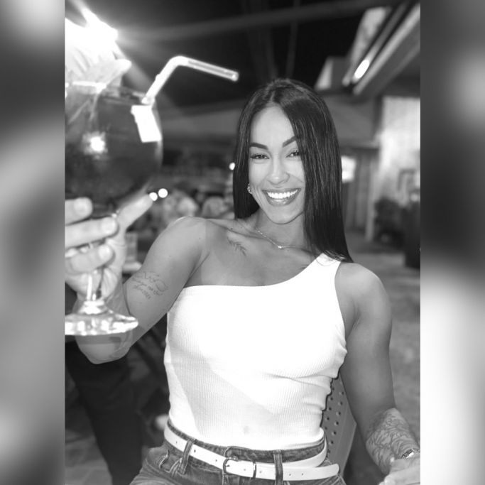 Influencerin stirbt bei Motorrad-Unfall - Vater begeht Selbstmord am Unfallort