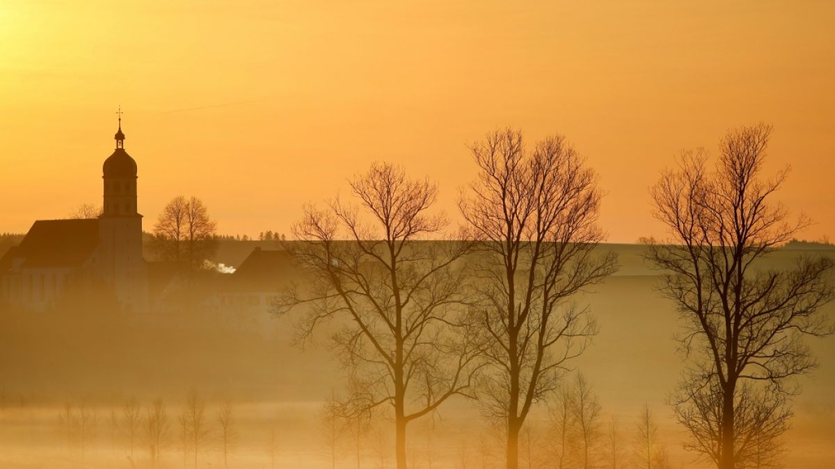 Eine riesige Staubwolke &uuml;berrollt Deutschland. (Foto)
