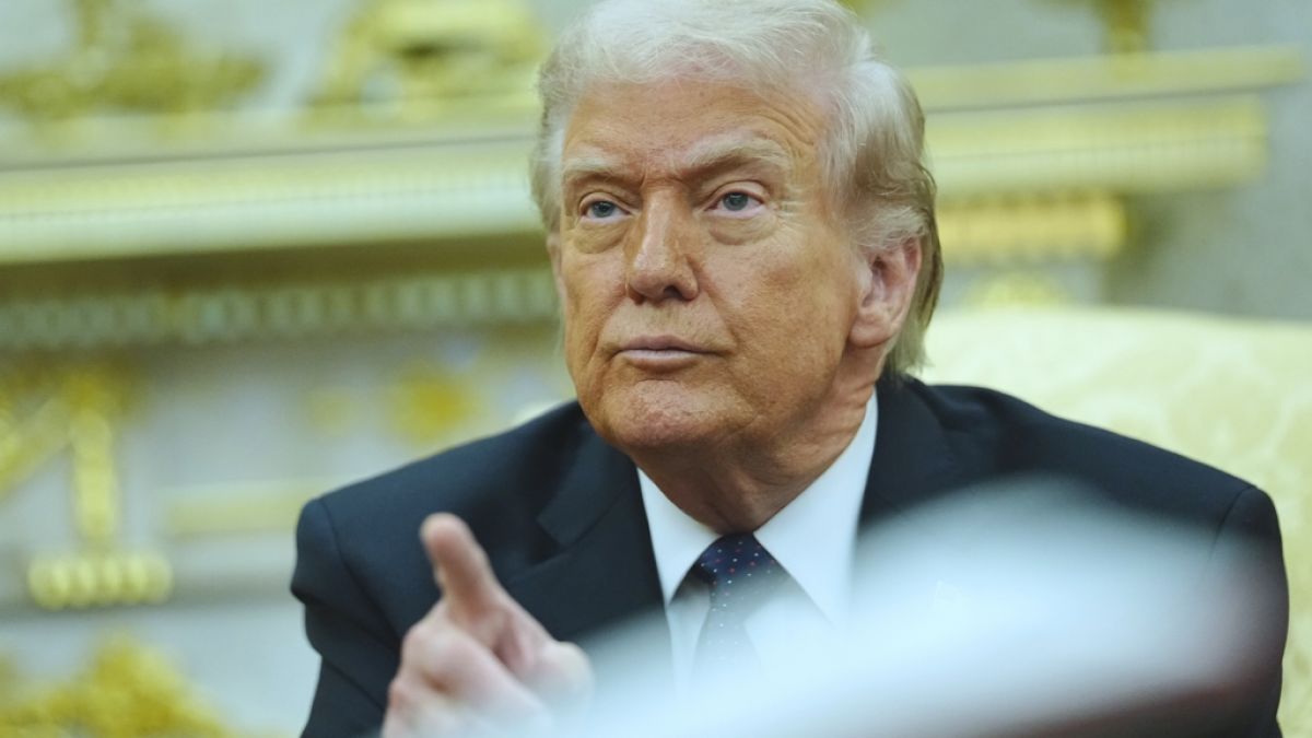 Donald Trump will &uuml;ber die neue F&uuml;hrung im Iran aktiv mitbestimmen - auch wenn es seitens der US-Regierung bislang hie&szlig;, die Vereinigten Staaten strebten keinen Regimewechsel in Teheran an. (Foto)