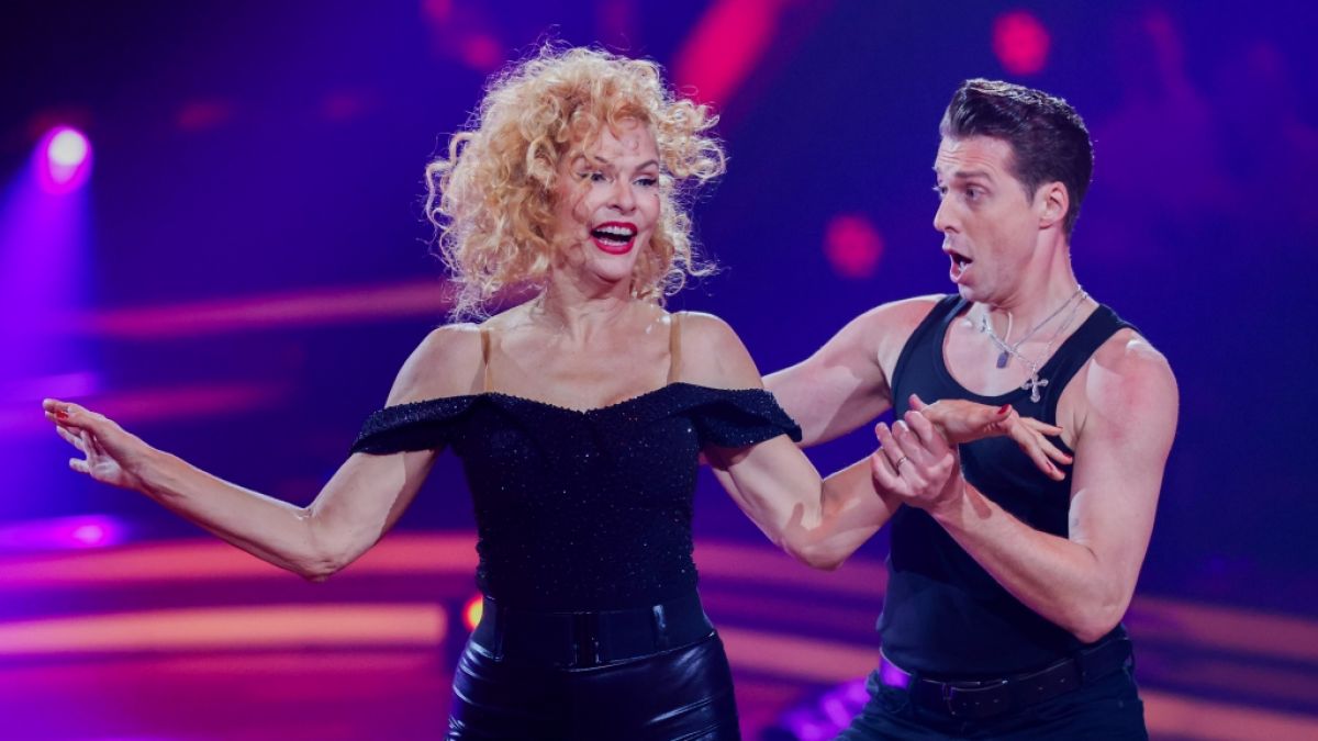 F&uuml;r Sonya Kraus hat es sich bei "Let's Dance" ausgetanzt. (Foto)