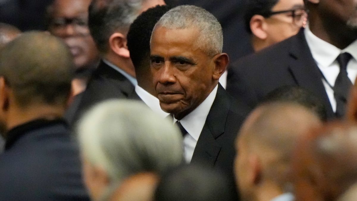 Der ehemalige Pr&auml;sident Barack Obama kommt zur &ouml;ffentlichen Trauerfeier f&uuml;r Reverend Jesse Jackson im Haus der Hoffnung. Der B&uuml;rgerrechtler war am 17.Februar 2026 im Alter von 84 Jahren gestorben. (Foto)